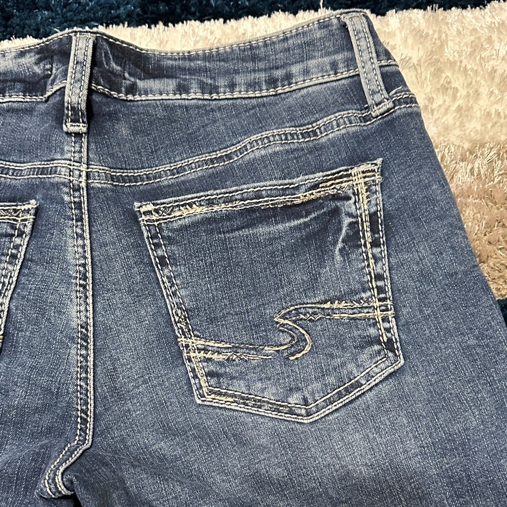 Like new condition. Suki straight leg, Silver jeans.